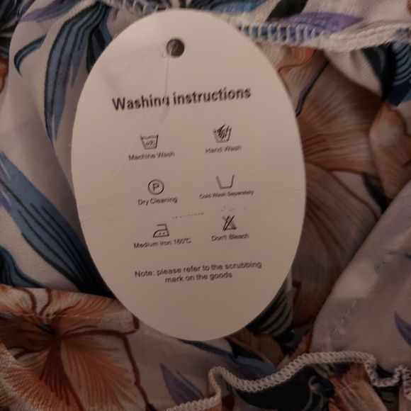 Short-Sleeve Cold Shoulder Floral Top - Picture 11 of 11